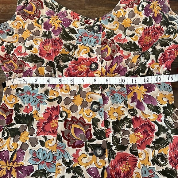 *VINTAGE - Banana Republic- Size 4 - Floral Dress with front buttons - Picture 6 of 8